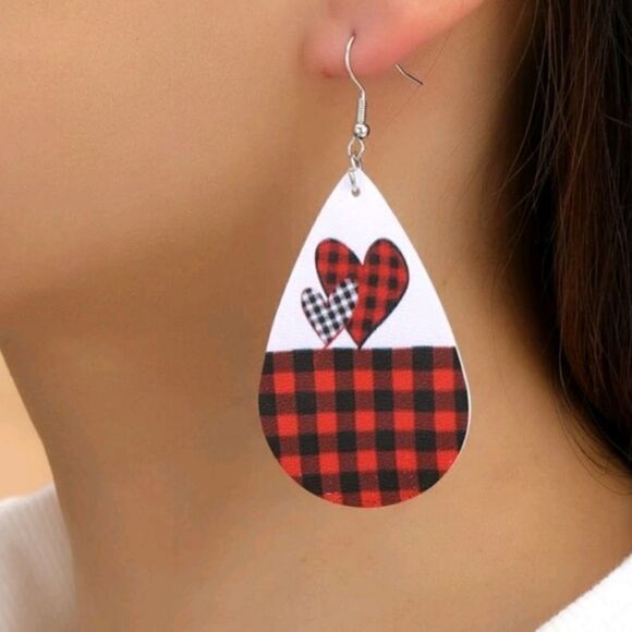 BUFFALO PAID HEART VEGAN LEATHER EARRINGS - Picture 2 of 6